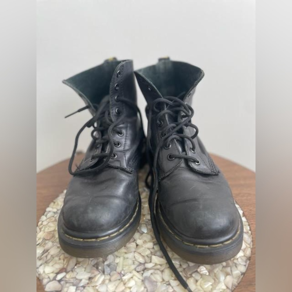 Vintage 90s Doc Marten, soft leather 1460 ankle boot - Picture 2 of 5